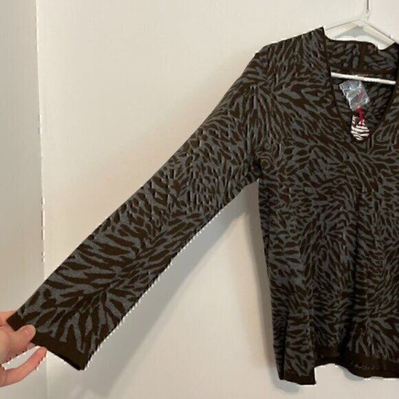 NEW NWT DANA BUCHMAN Dark Brown Gray Zebra Animal Collared V-Neck Cotton Sweater - Picture 7 of 12